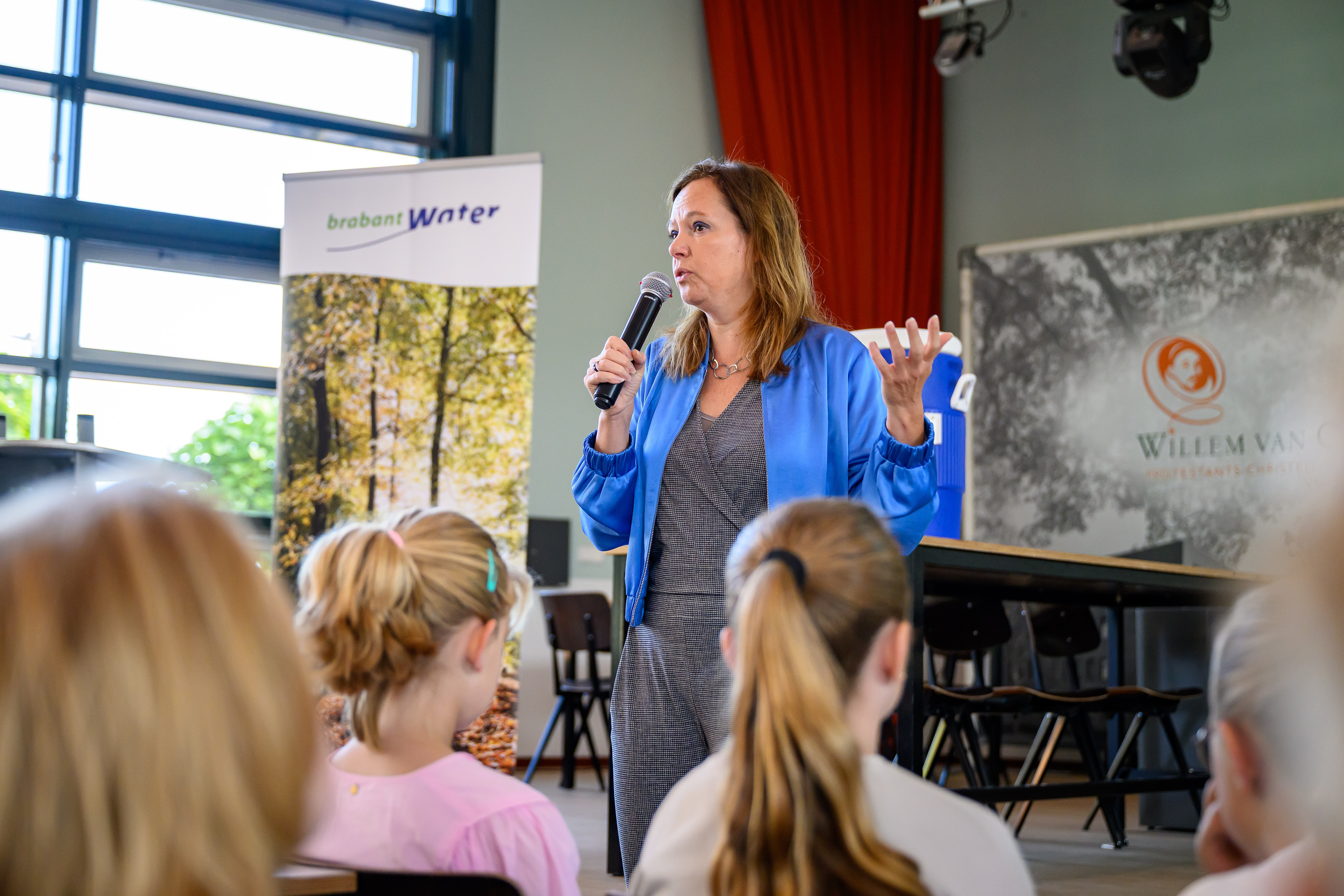 Saskia Boelema bij toespraak opening