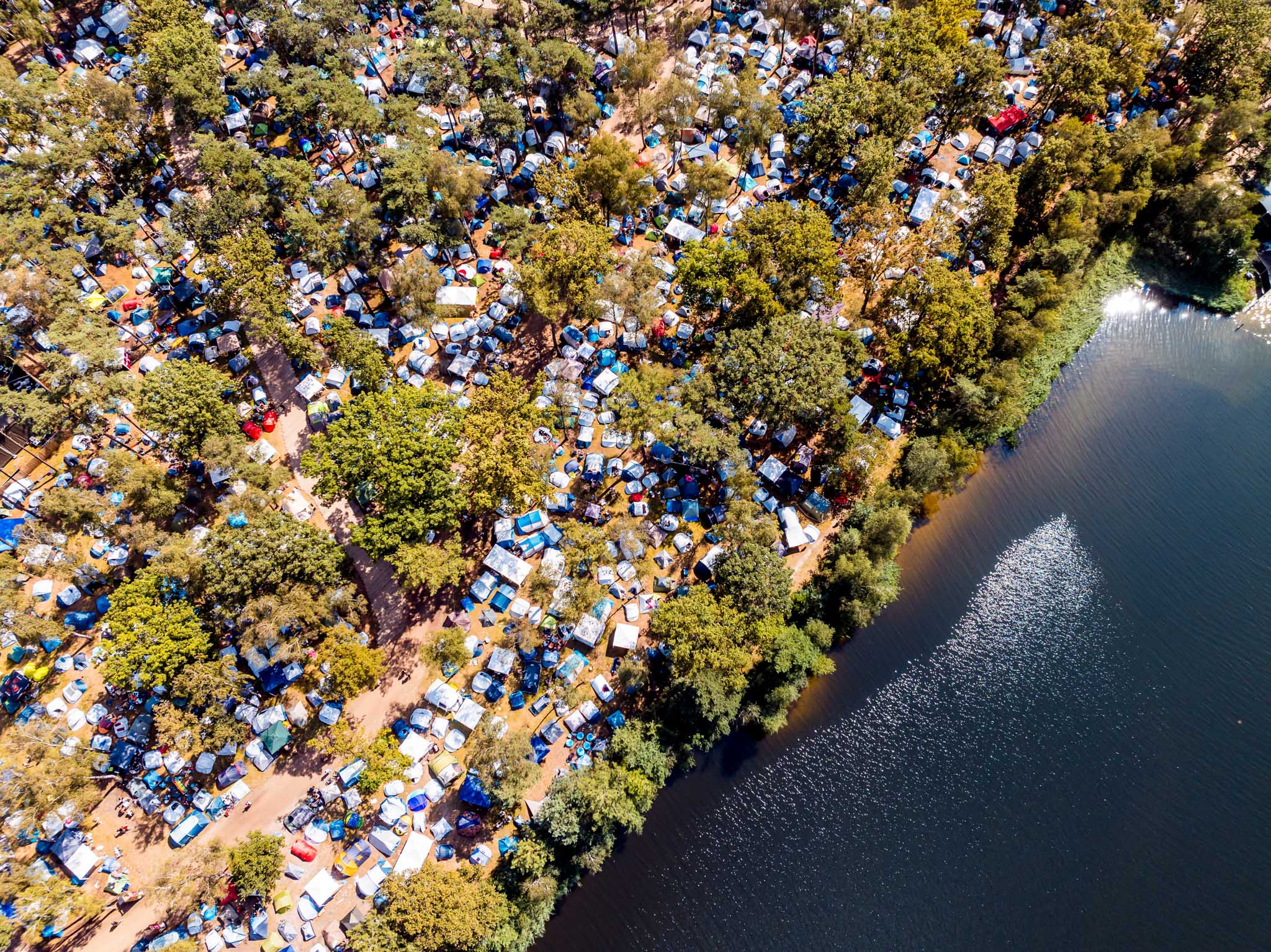 Decibel camping van boven