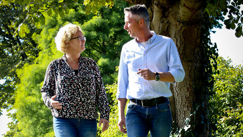 Medewerkers in gesprek