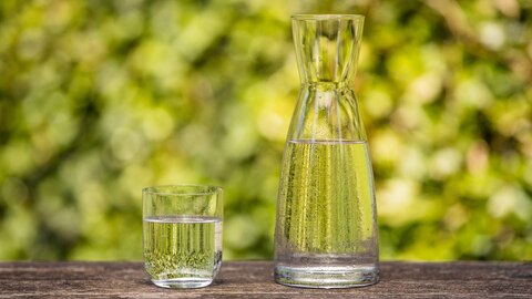 karaf-en-glas-in-groen