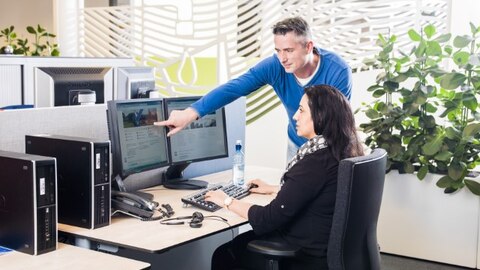 2 medewerker kantoor