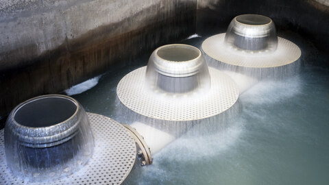 Beluchten van grondwater in productieproces